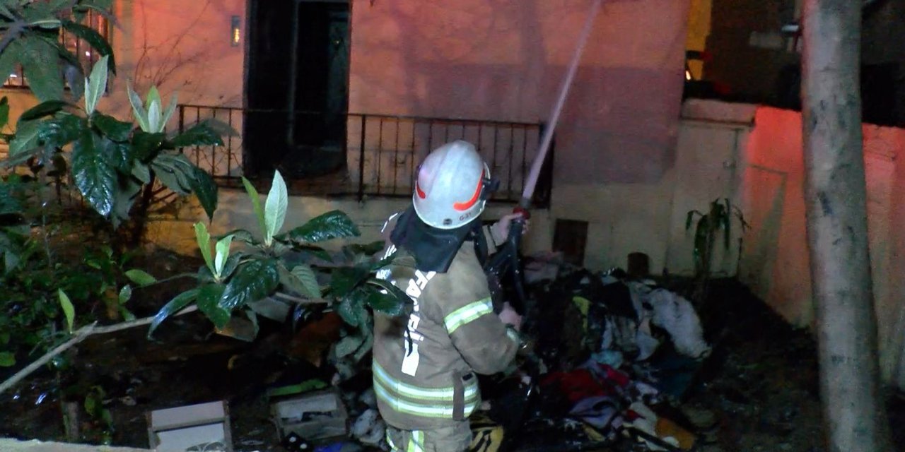 Pendik'te ailesiyle tartışan bir kişi evi ateşe verdi