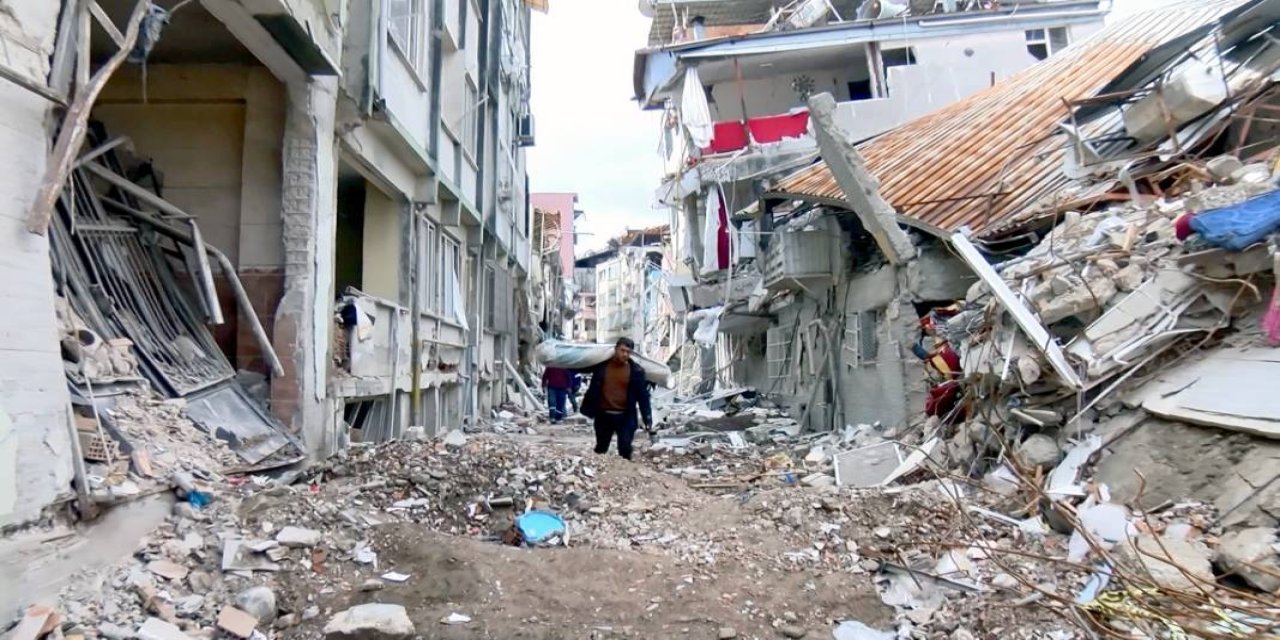 Deprem anketi: ‘İktidarda başka bir parti olsaydı daha başarılı olurdu’ diyenlerin oranı yüzde 55 oldu