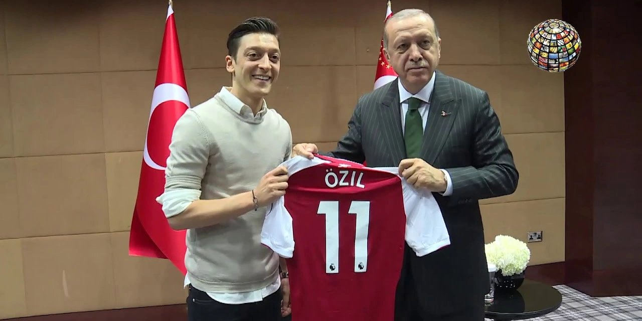 Bild: Özil'in kariyerindeki düşüş Erdoğan ile çektirdiği fotoğraftan sonra başladı