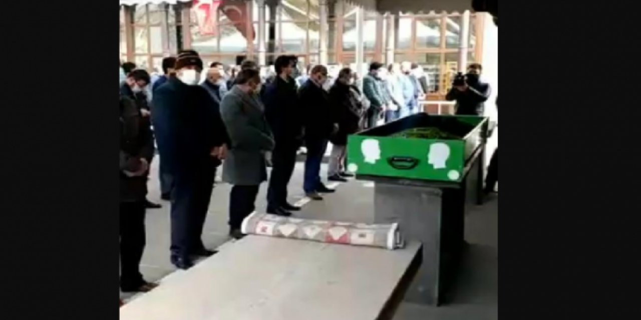 Koronavirüse yakalanan AKP'li Belediye Başkanı Esat Öztürk'ün acılı günü, babasının cenazesini internetten izleyebildi