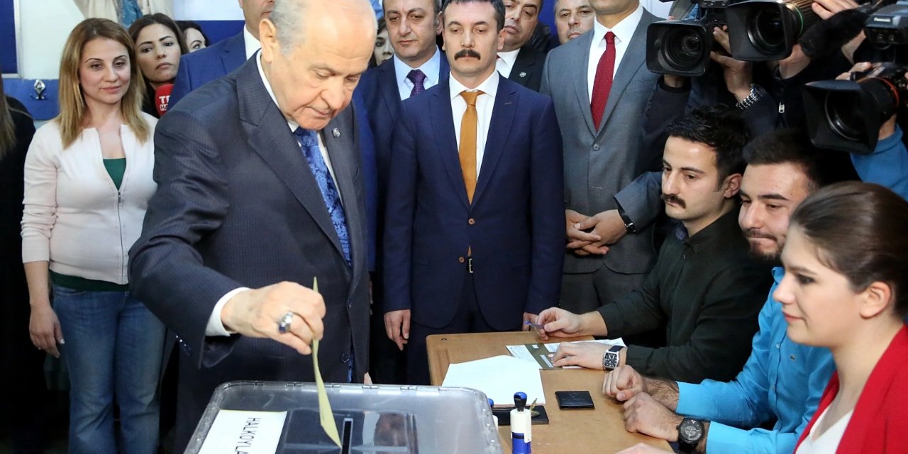 Siyaset bilimci Nezih Onur Kuru: MHP'nin kararı, muhalefet için çok iyi haber