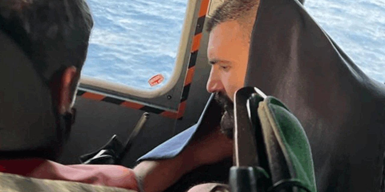 Antalya açıklarında ticari gemi battı: 9 personel aranıyor