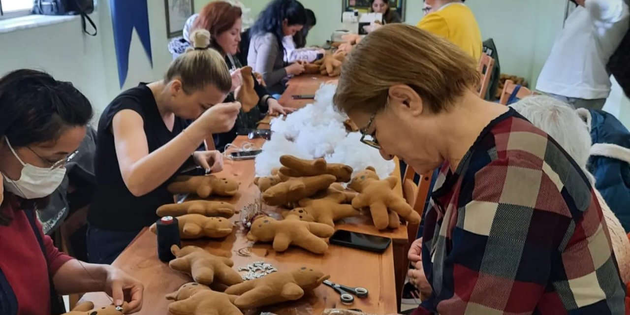 Depremzede Çocukların Pelüş Oyuncakları Kartal’dan