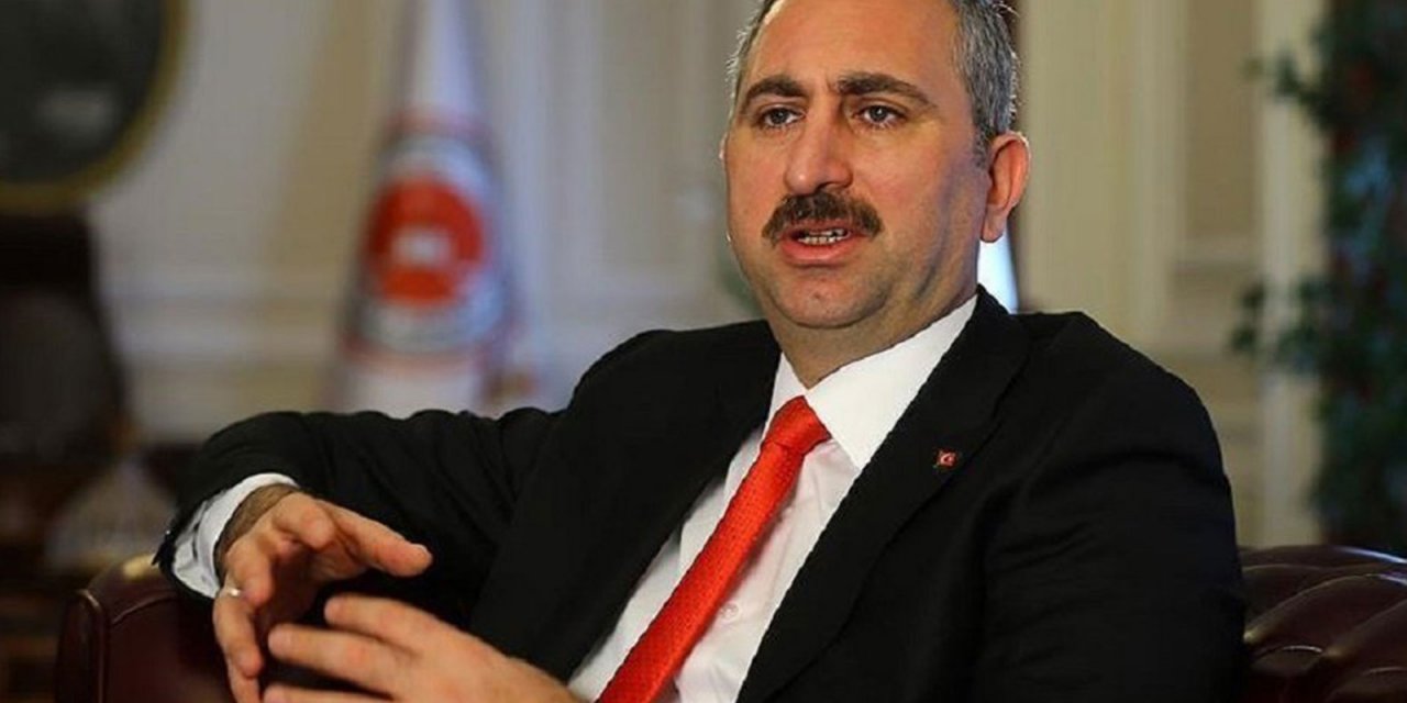 Adalet Bakanı Abdulhamit Gül, Hakim görünümlü militanların ayaklar altına alma girişiminde bulunduğu hukuku en üstte tutma kararlılığındayız’