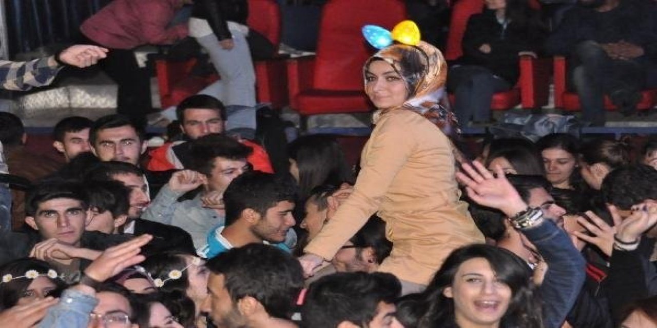 Ertuğrul Özkök yazdı: Seccade altına süpürülen gerçek: Demirhindi şerbeti ile geldiler, alkolsüz mojitoyla mı gidiyorlar?