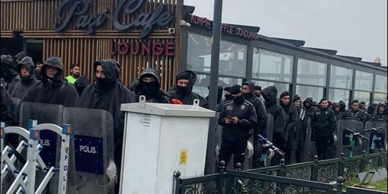 Polis, mahkemenin yıkım kararına rağmen Üsküdar’daki kafeye kalkan oldu