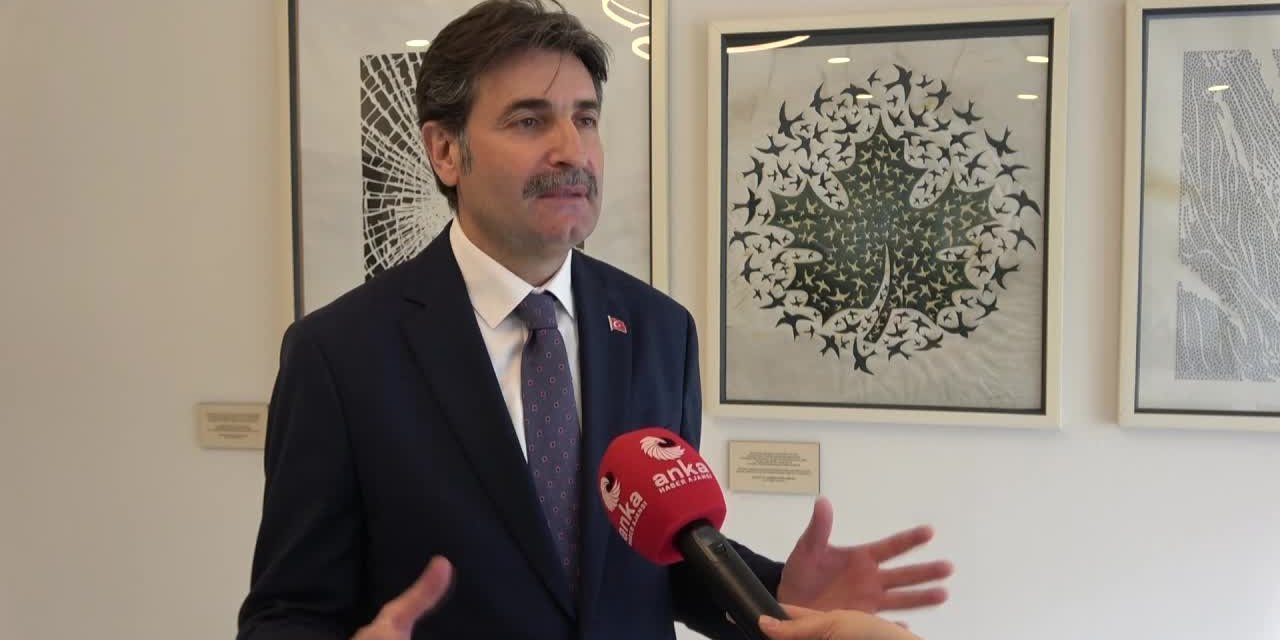 Ayhan Sefer Üstün: Seçimin tapusu ıslak imzalı sandık sonucu tutanağıdır. Başka birinin yerine oy kullanılır mı? İmkansız