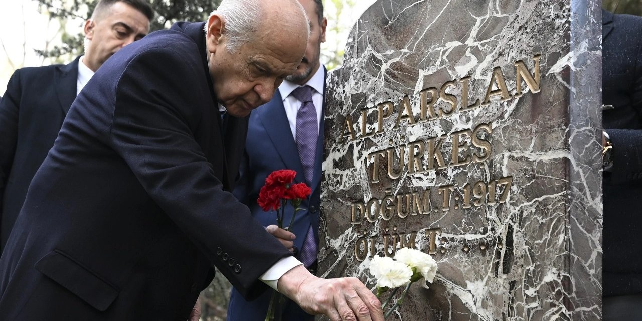 Bahçeli, deprem psikolojisini çabuk atlattı: 'Türkiye'de hayat normalleşiyor'