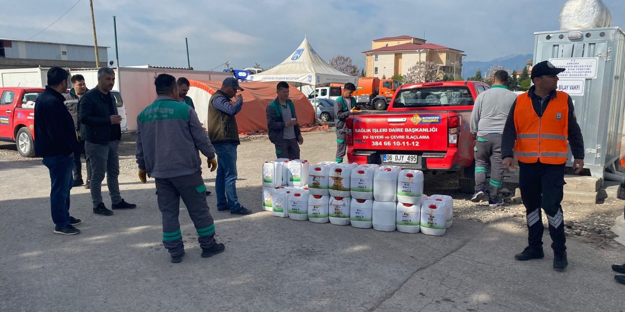Ankara Büyükşehir Belediyesi’nden depremzede çiftçilere sıvı gübre desteği