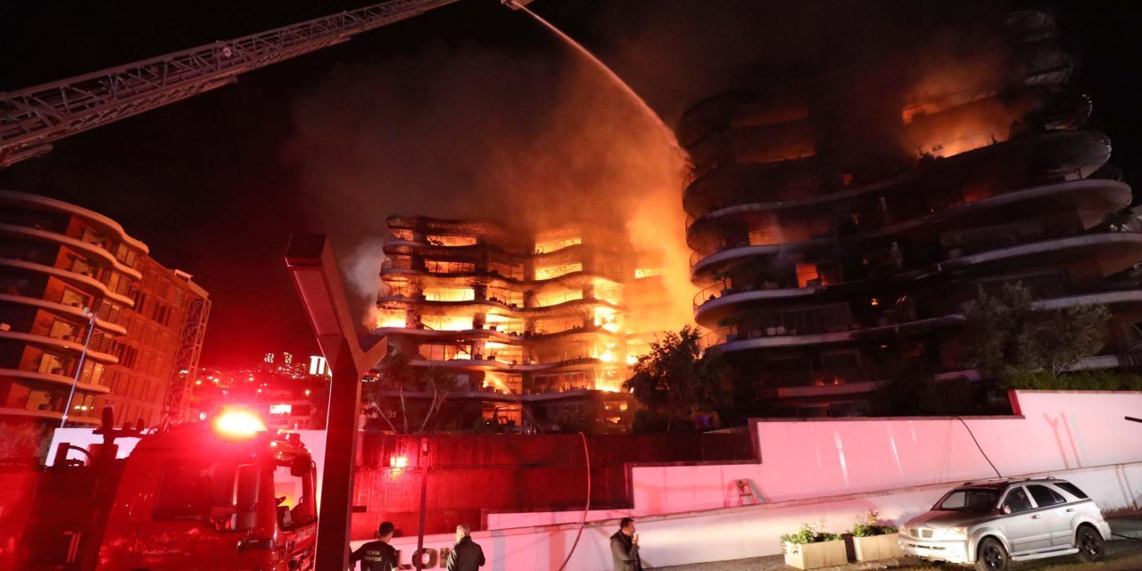 Narlıdere Folkart sakinleri yangını anlattı: Cephedeki kuru ahşaplar cayır cayır yandı