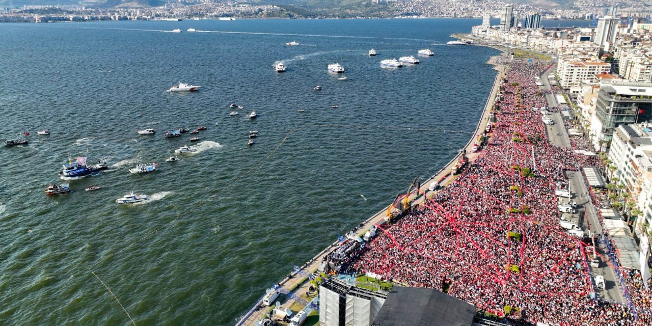 Araştırmacı Kulat, iki İzmir mitingini karşılaştırdı: Hangisi daha kalabalık?