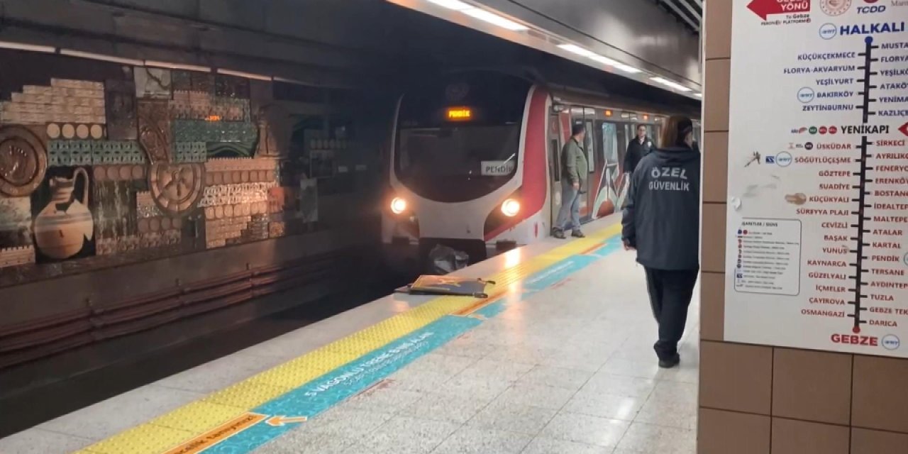 Marmaray'da intihar: Üzücü intihar girişimi nedeniyle Marmaray seferleri tek hattan gecikmeli olarak yapılmaktadır