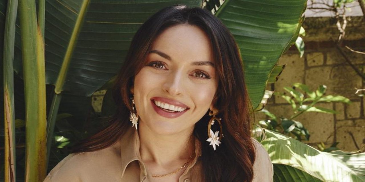 Oyuncu Ezgi Mola'dan Gülşen'li seçim mesajı: Seçimlerde bunları düşünerek oy vermeliyiz