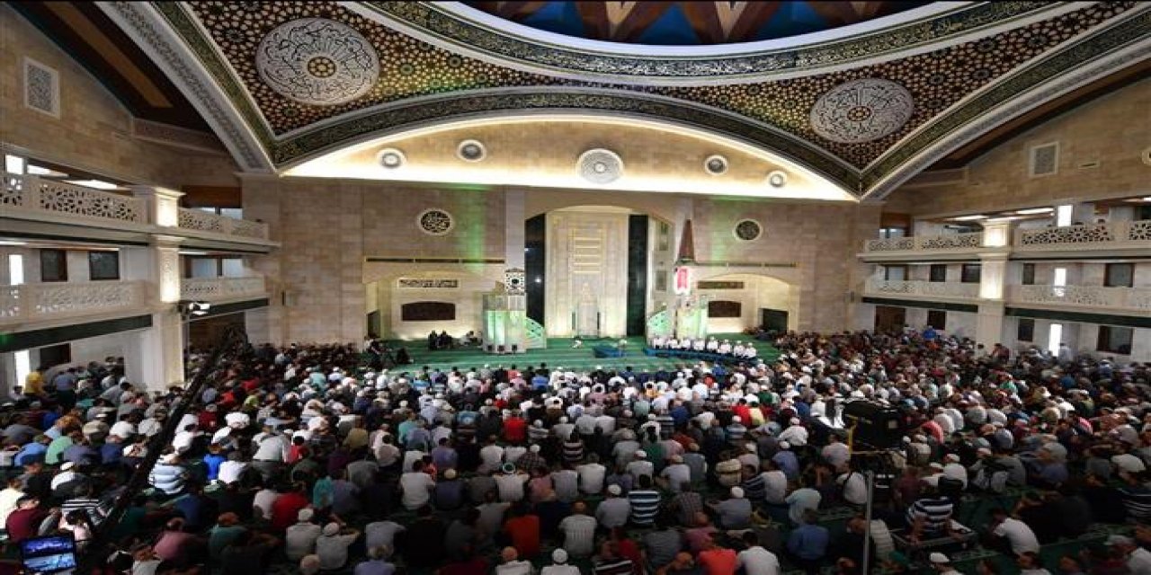 Ertuğrul Özkök: Ege’nin en büyük camiinin geçen cuma ikindi cemaati 7 CHP’liydi