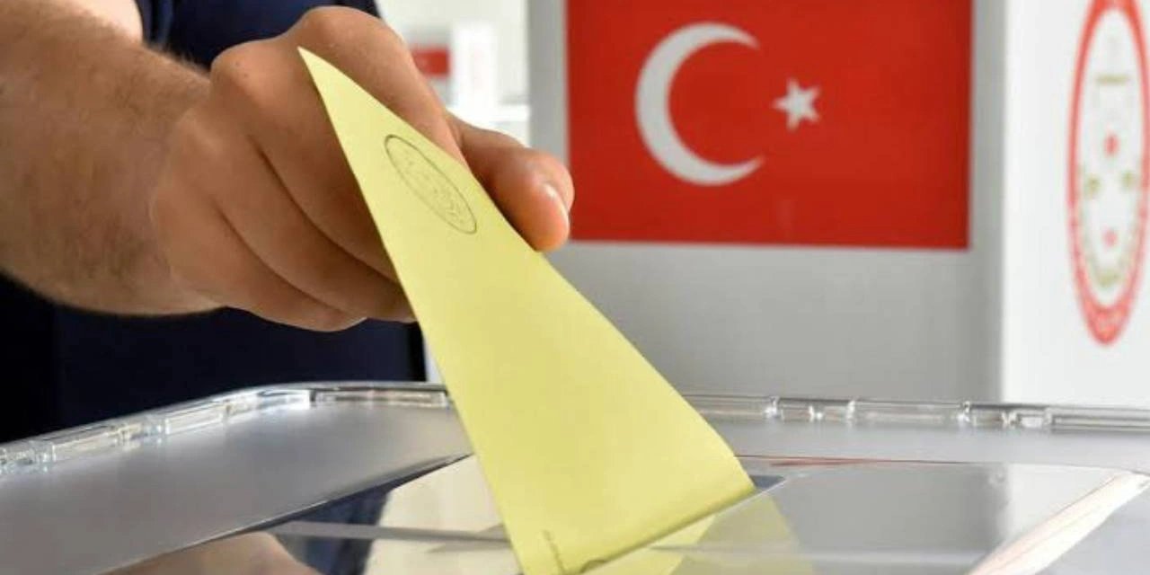 Uğur Dündar: Öfkeli yığınlar sandık dersi vermek için 14 Mayıs'ı iple çekiyor