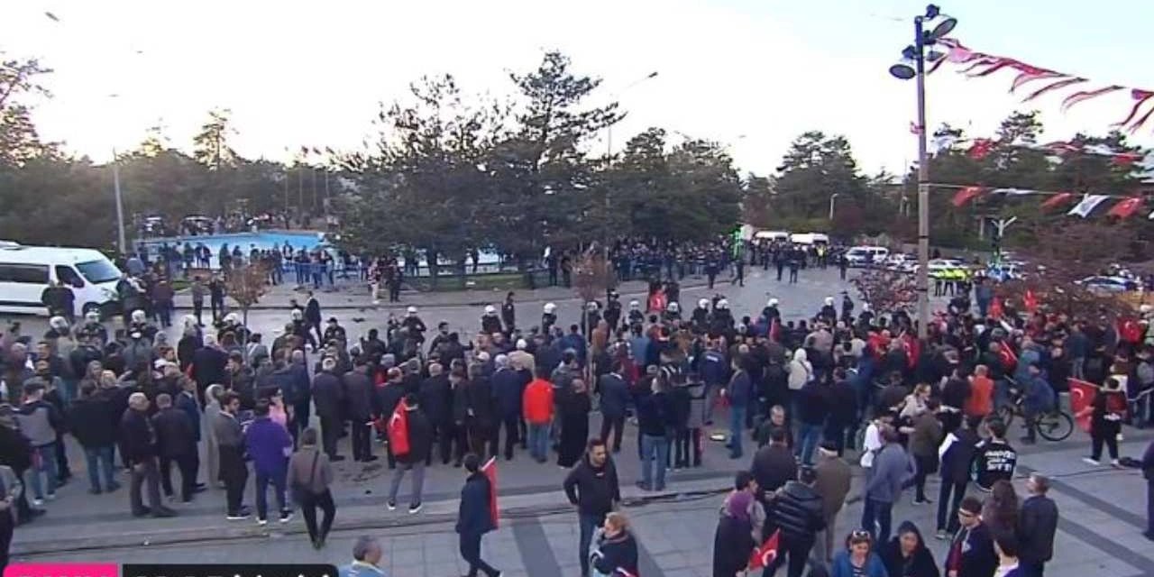 İmamoğlu'nun Erzurum mitingine saldırı