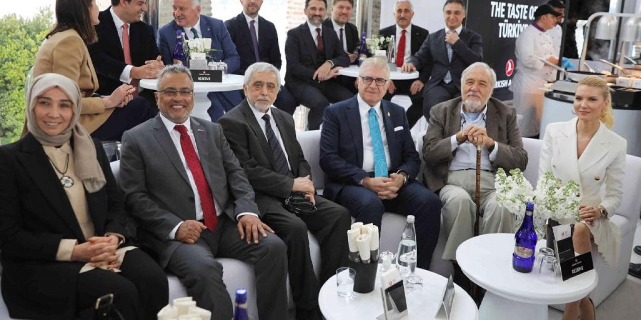 Ertuğrul Özkök: THY kabininde ocakbaşı devrimi: Pide ve pizza resmen menüye girdi