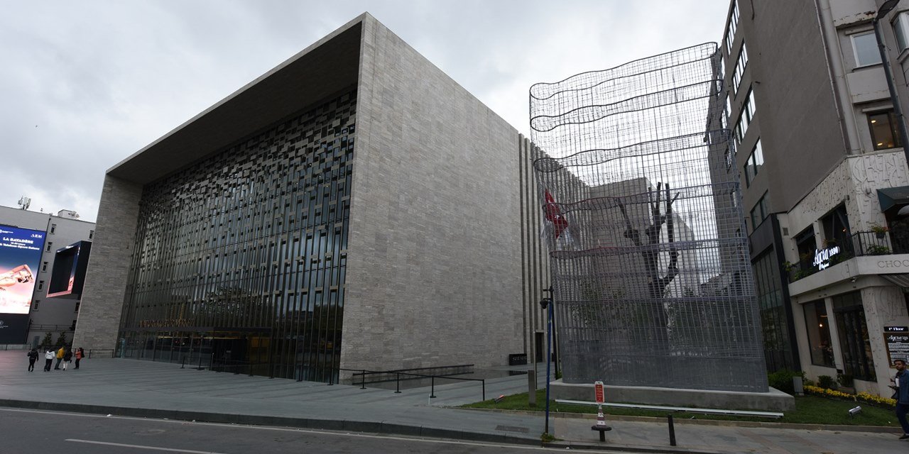 Taksim'de 'İsimsiz Heykel' tartışması: İBB kaldırılmasını istiyor