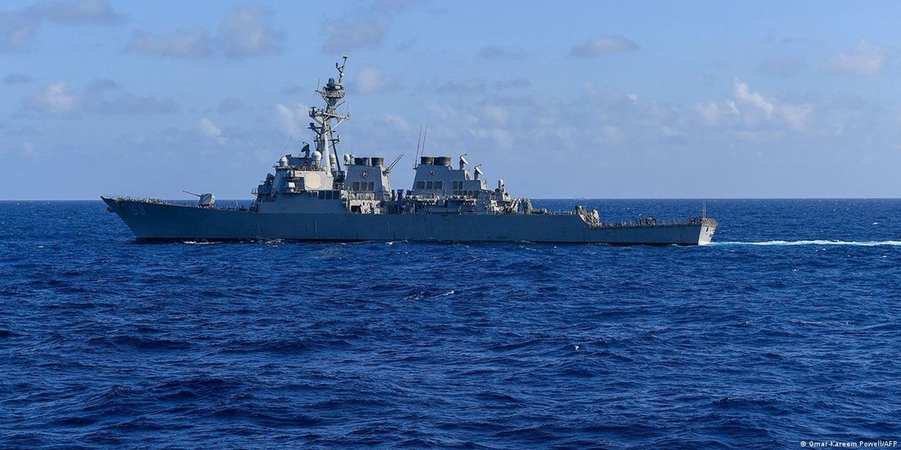 Kıbrıs'ta ABD ile savaş gemisi gerginliği