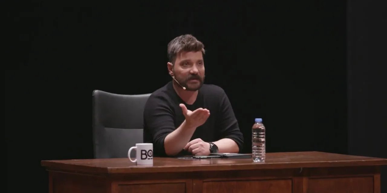 Oğuzhan Uğur, ‘trol saldırısını’ paylaştıktan sonra: Hakaretler aldım, hukuk önünde hesap soracağız