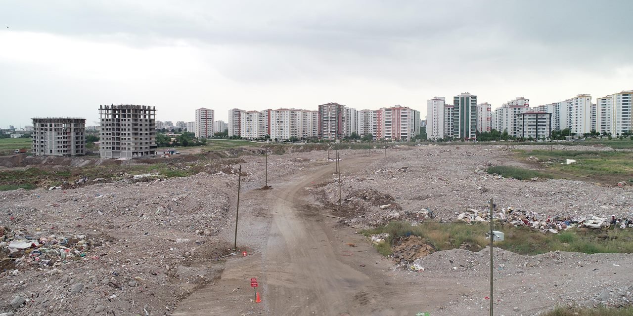 3 bin 500 kamyonla taşındı: Diyarbakır'da yıkılan binalardan 17 olimpik havuzu doldurabilecek moloz çıktı