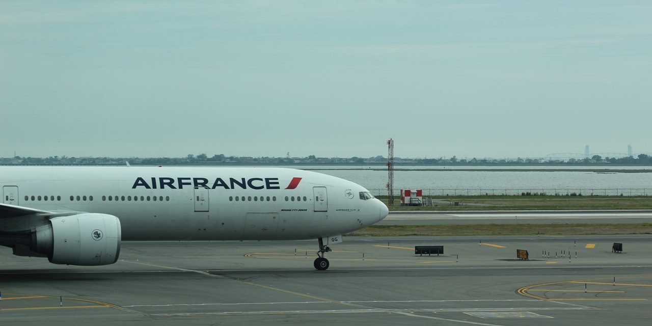 Fransa'da kısa mesafe uçuşlara yasak