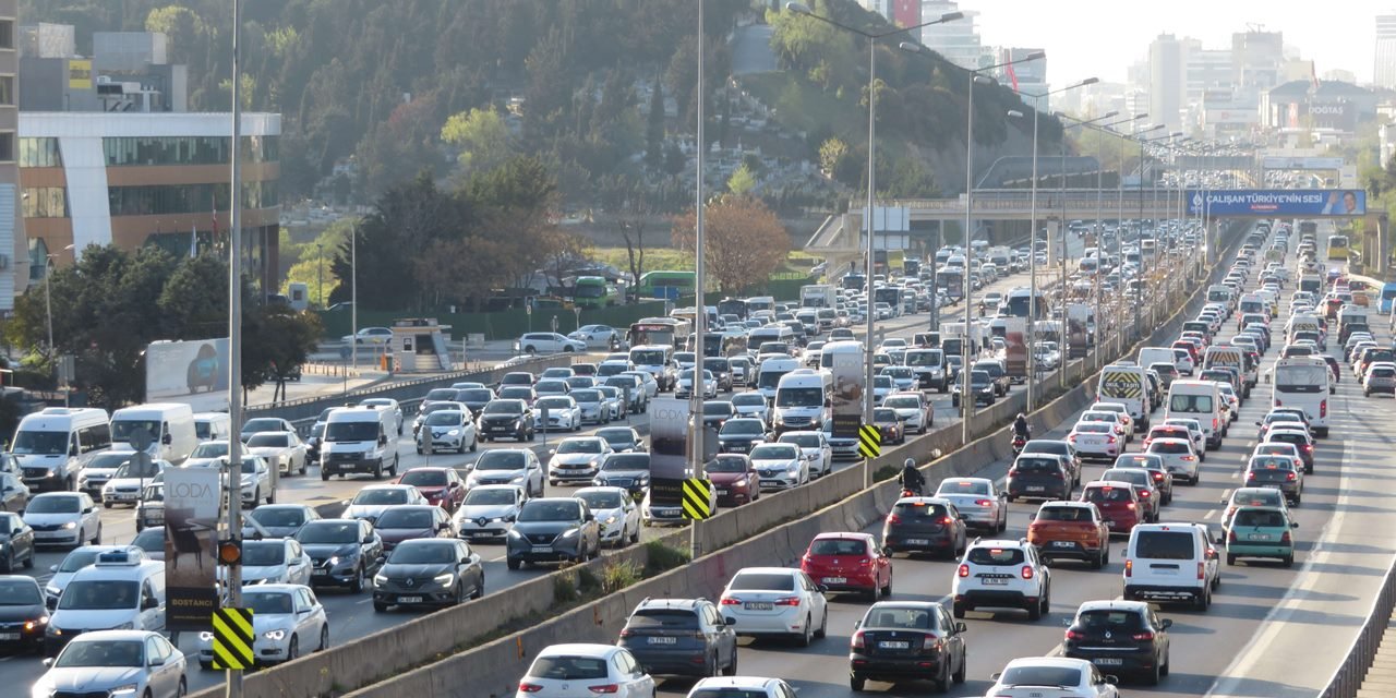 Türkiye’de 2022’de trafik kazalarında 5 binden fazla kişi hayatını kaybetti