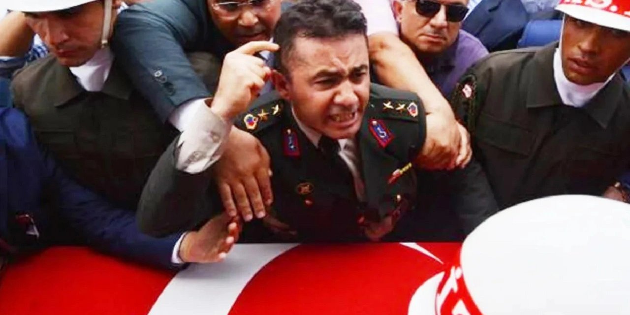 Şehit kardeşinin tabutunun başında söyledikleri gündem olmuştu: Yarbay Mehmet Alkan adını değiştirdi