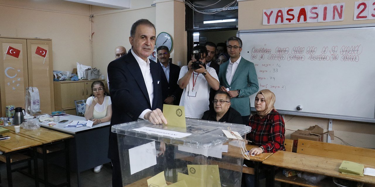 AKP Sözcüsü Ömer Çelik'in sandığından Kılıçdaroğlu çıktı