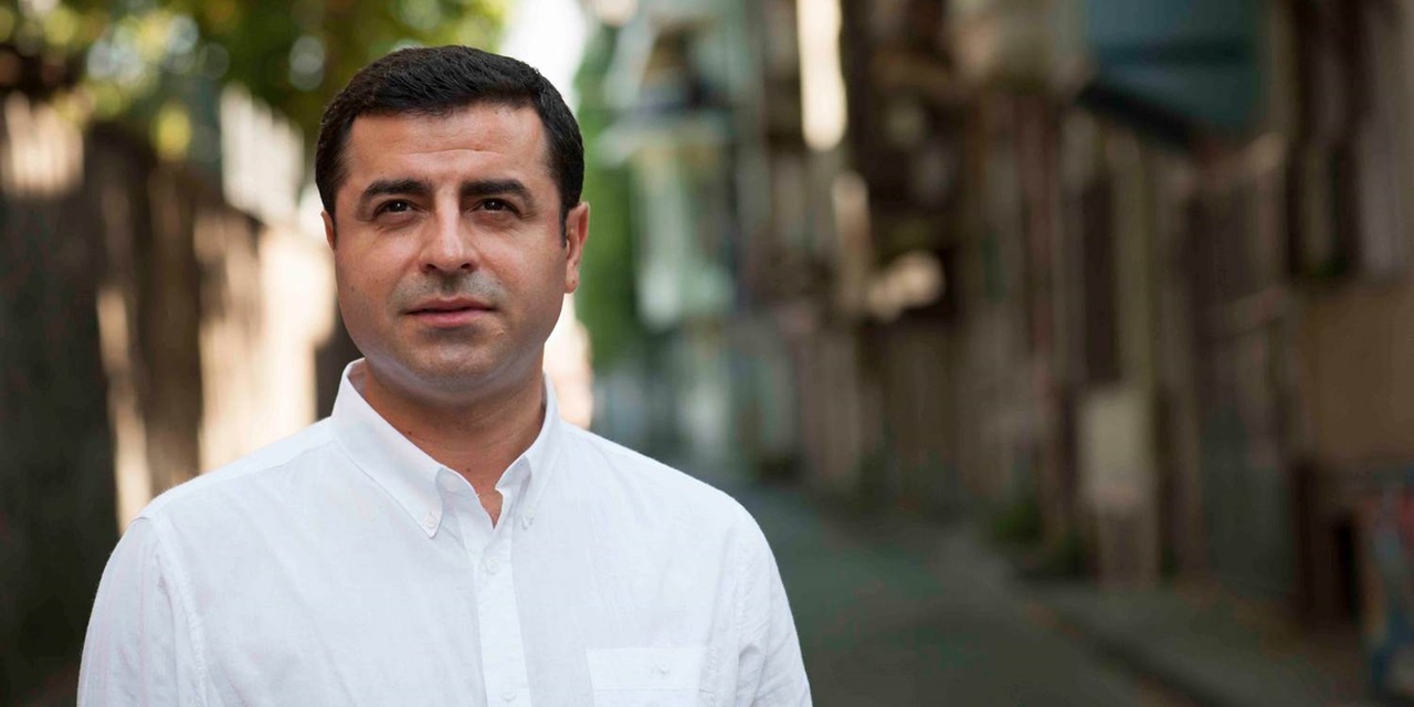 Demirtaş’tan ‘idam’ çağrılarına yanıt: Siz benim ceketimi bile asamazsınız diyeceğim ama buna bile değmezsiniz