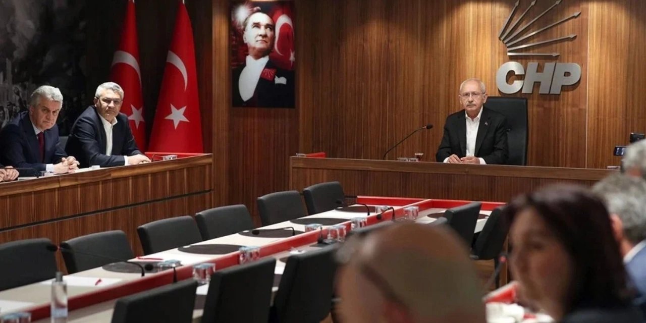 CHP'de hareketli saatler: Kritik toplantı için gün verildi