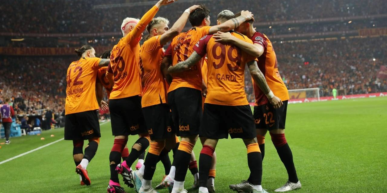 Şampiyon Galatasaray, Fenerbahçe'yi farklı sonuçla yendi: Dev derbide 3 gol