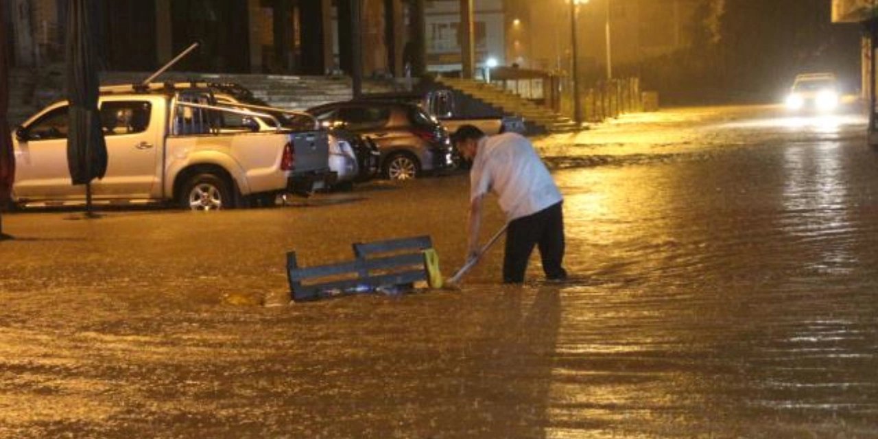 Meteoroloji'den sel felaketi yaşanan iki kent için turuncu ve sarı kodlu uyarı