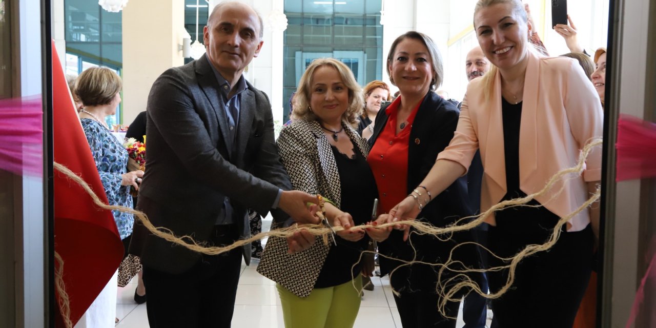 Ahşap Boyama Atölyesi’nin Öğrencilerinden Retro Sanat Sergisi