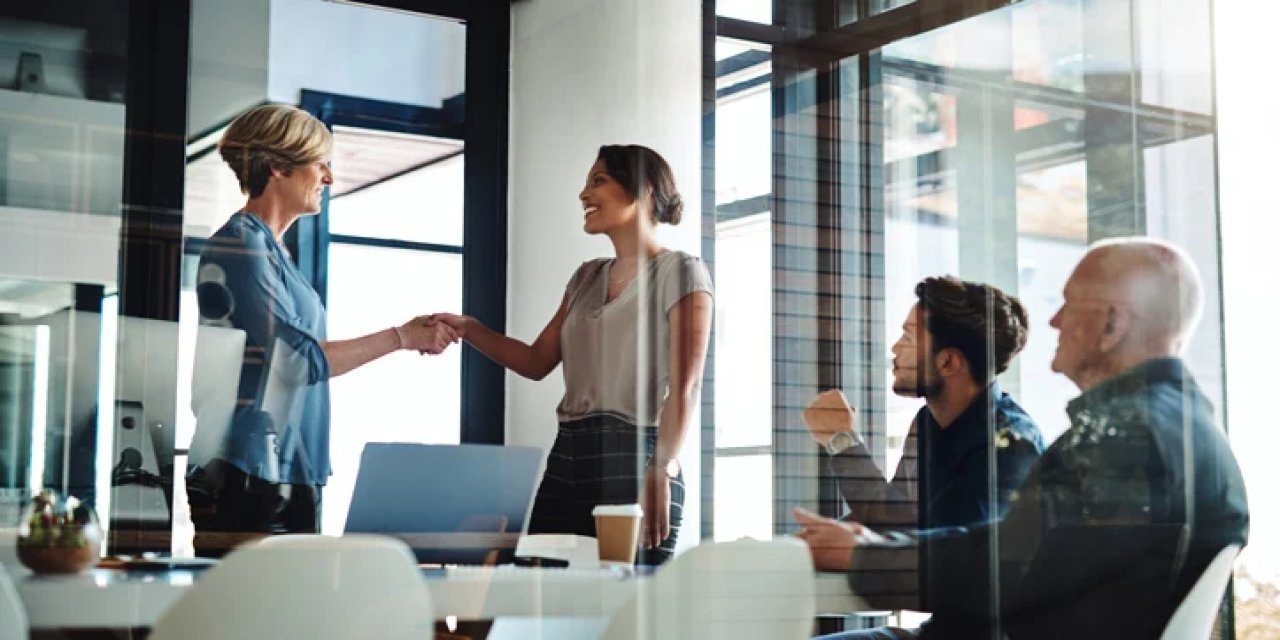 2.300 kişilik anketin sonuçları: Kadınlar, erkeklerden daha iyi yöneticilik yapıyor