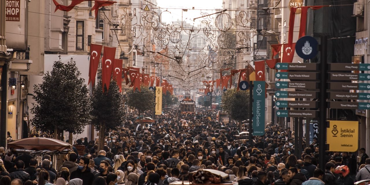 Nisanda işsizlik yüzde 10,2'ye yükseldi