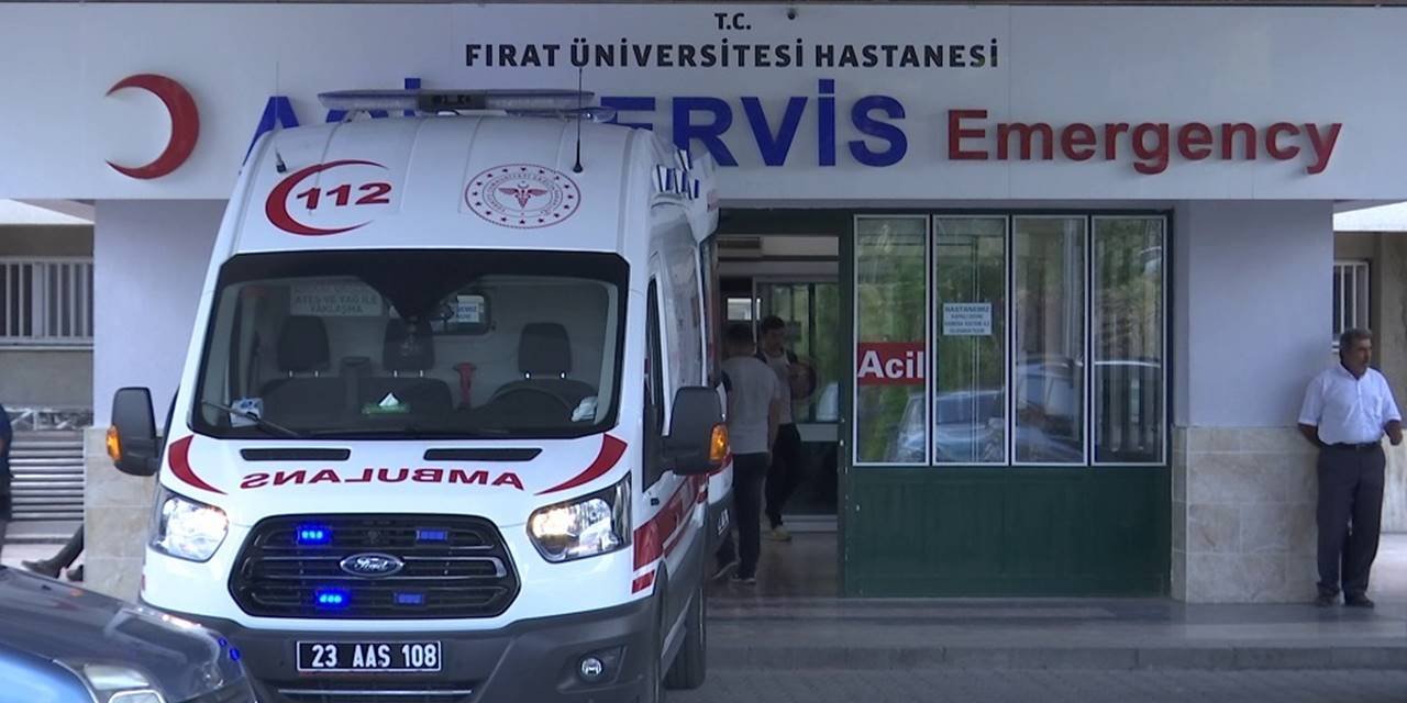 Yük treni tünelde çalışan işçilere çarptı, iki kişi ağır yaralandı