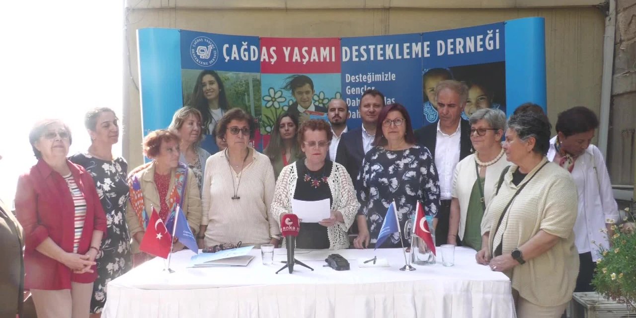 ÇYDD: Okullarda imam, müezzin ve her ne sıfatla olursa olsun din görevlileri bulundurulmamalı