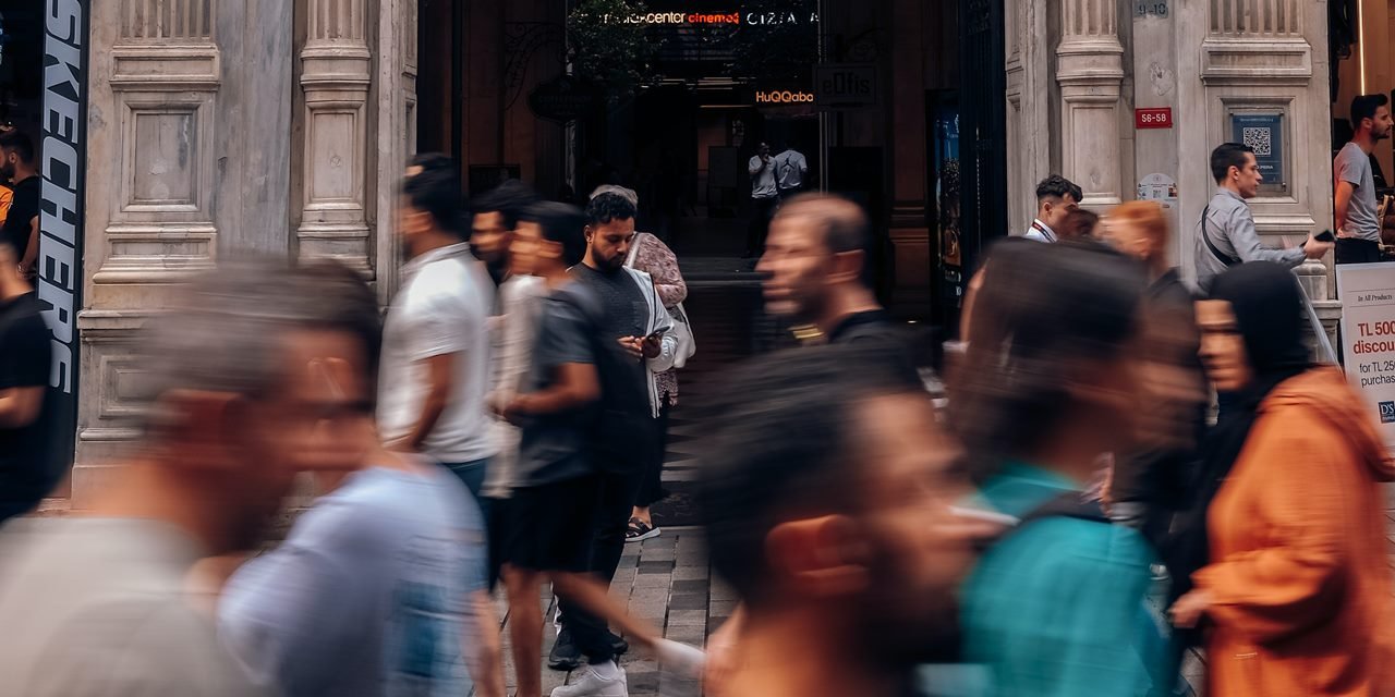 Üniversite mezunlarının ilk işini bulma süresi uzadı