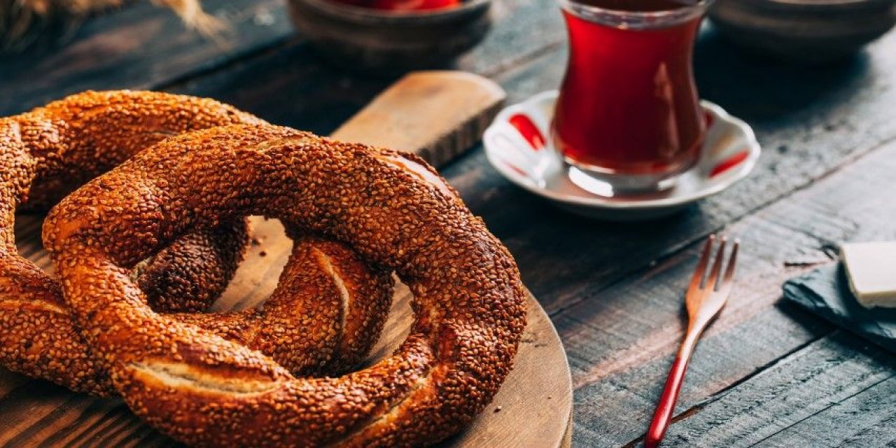Emeklinin bayram menüsü: Çay ve simit