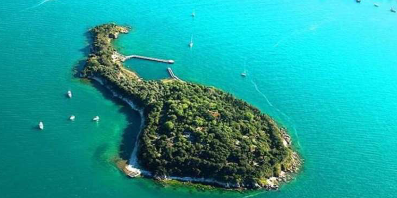 Bakanlık sit alanındaki Kaşık Adası'nı yapılaşmaya açacaktı: İBB itiraz etti, mahkeme 'dur' dedi!