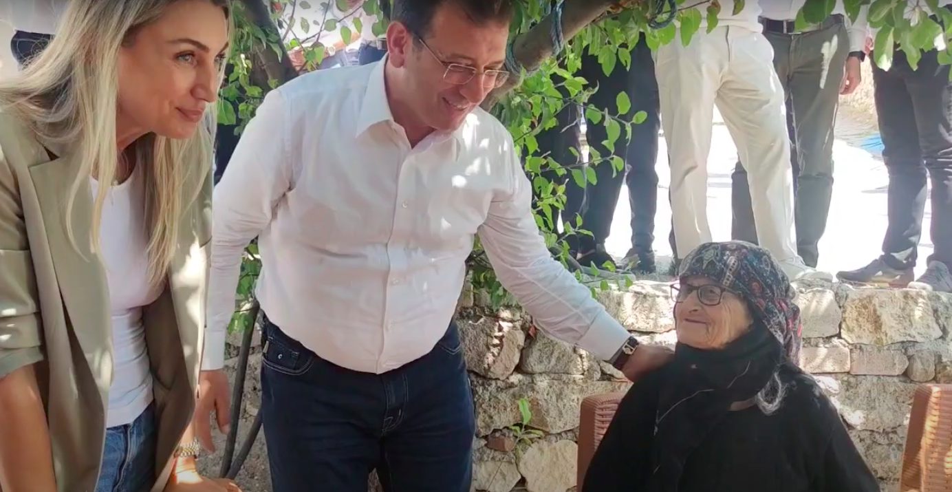 İstanbul Büyükşehir Belediye Başkanı Ekrem İmamoğlu ve eşi Dilek İmamoğlu Tunceli ziyaretleri kapsamında Hozat ve Pertek ilçesinde inanç merkezlerini ziyaret etti.