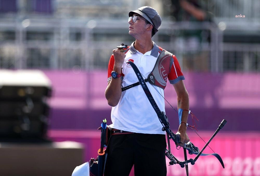 METE GAZOZ DÜNYA OKÇULUK ŞAMPİYONASI’NDA ALTIN MADALYANIN SAHİBİ OLDU