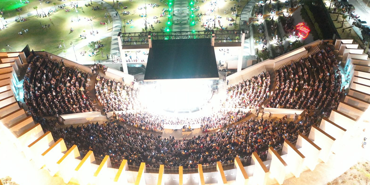 DİDİM’DE ERSAY ÜNER RÜZGARI ESTİ