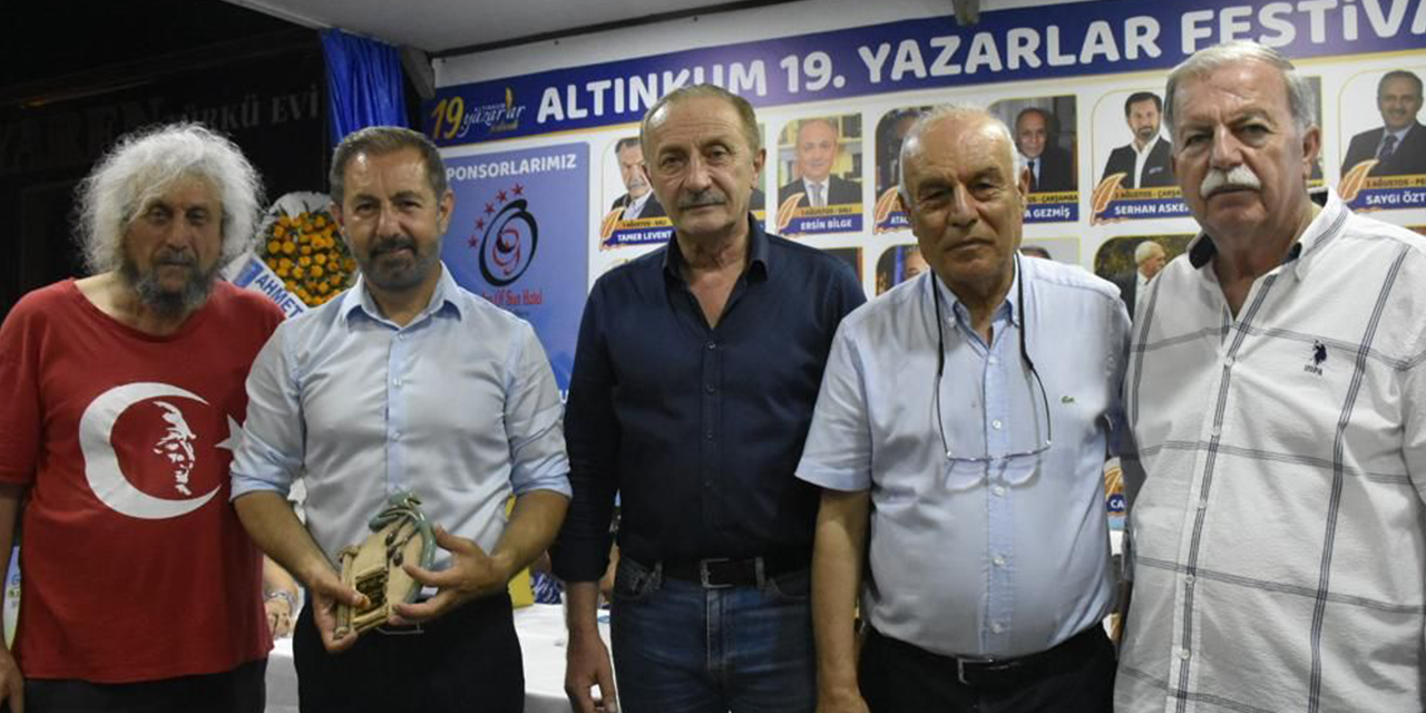 ALTINKUM YAZARLAR FESTİVALİ USTA KALEMLERİ AĞIRLAMAYA DEVAM EDİYOR