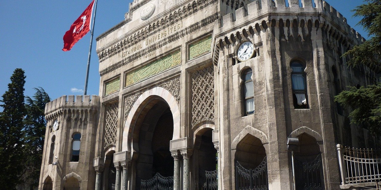 Büyük göç: 12 bin akademisyen yurt dışına gitti