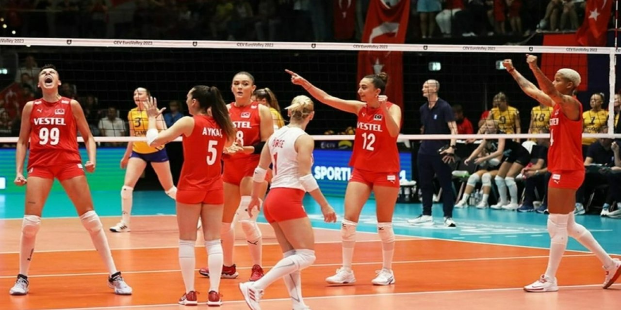 A Milli Kadın Voleybol Takımı, İsveç'i set vermeden geçti
