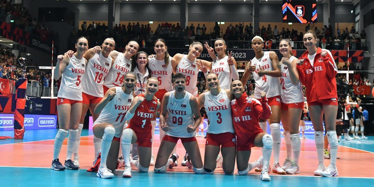 Filenin Sultanları, Almanya'yı set vermeden geçti; gruptan yenilgisiz lider çıktı