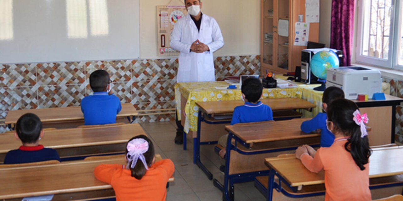 Öğretmenler beyaz önlüğe ‘teşvik edilecek’