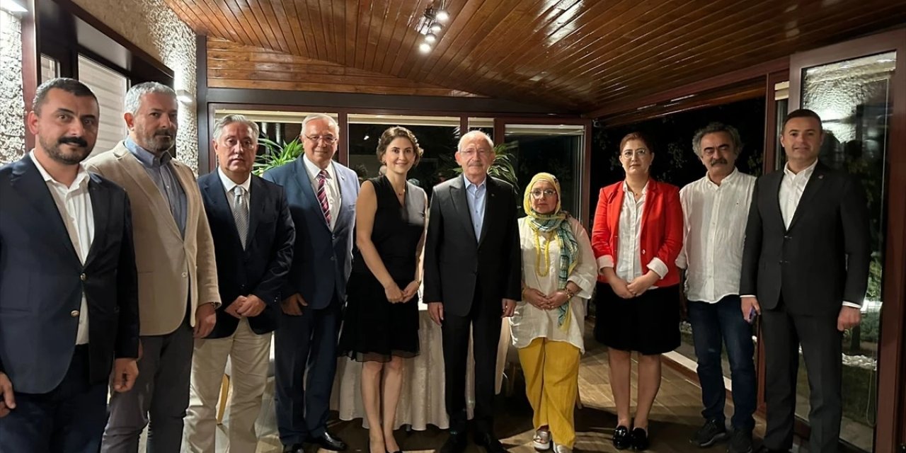 Kılıçdaroğlu, gazetecilerle buluştu